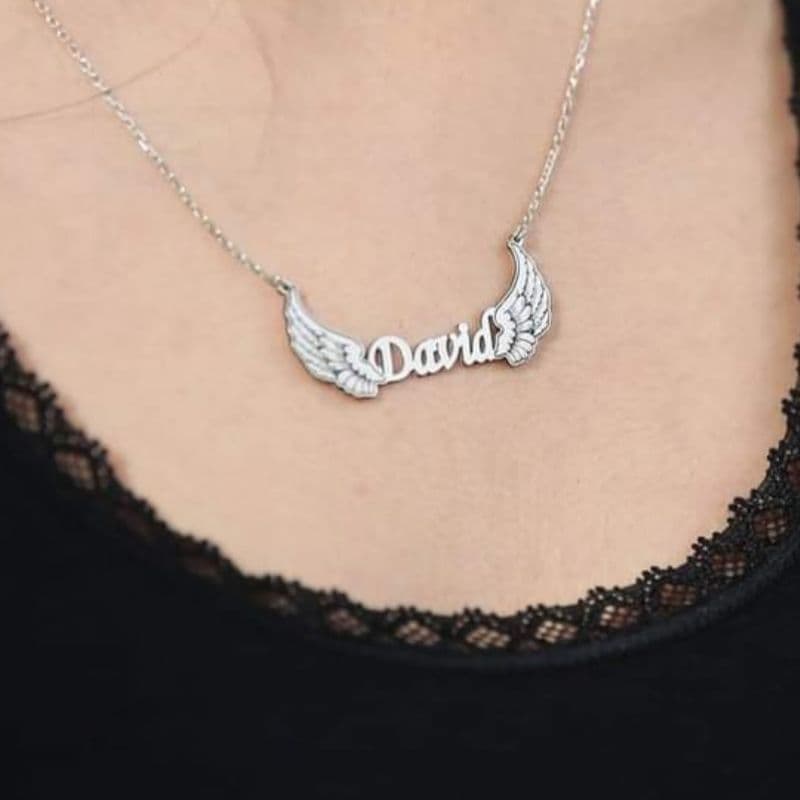سلسلة بالاسم الجناح فضة عيار 925