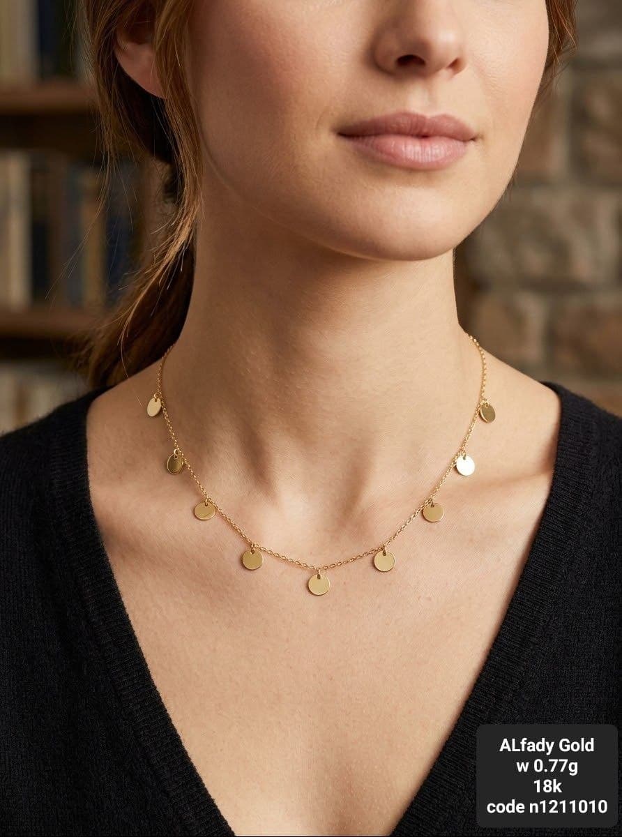 Elegant and delicate 18K gold necklace, perfect for daily wear or special occasions. A timeless piece that adds a touch of luxury to your style.