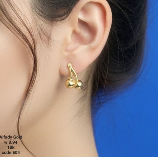 حلق ذهب عيار 18 بتصميم كرز عصري