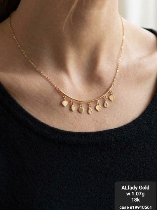 سلسلة ذهب عيار 18 بتصميم عصري وأنيق يبرز جمال طفلتك