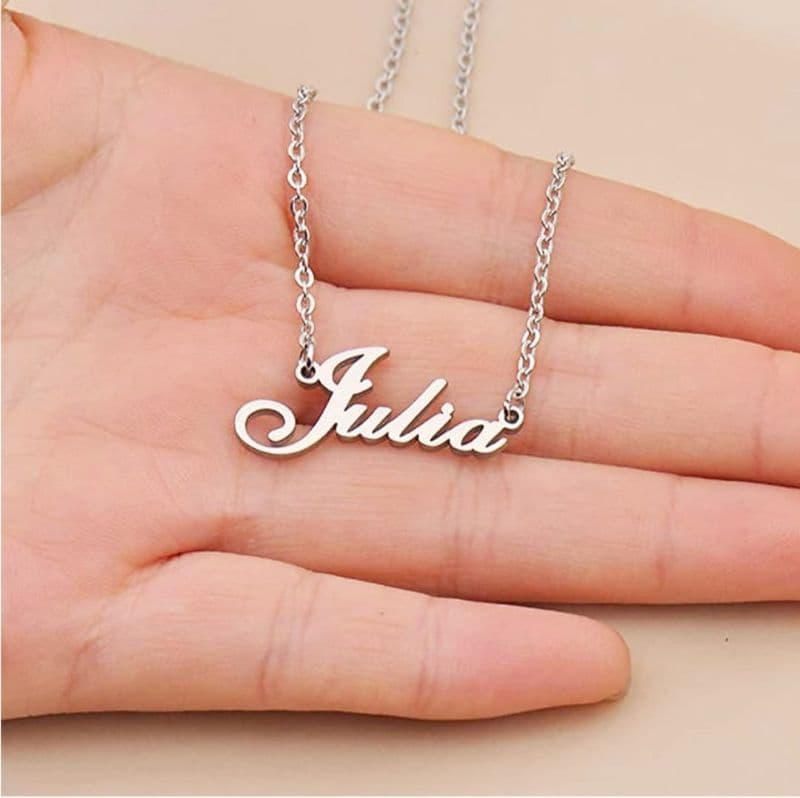 سلسلة بالاسم فضة