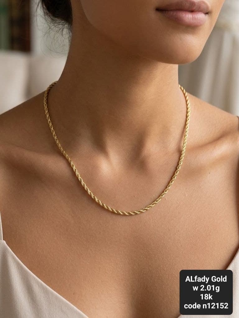 سلسلة ذهب عيار 18 بتصميم راقٍ وأنيق يضفي لمسة ساحرة