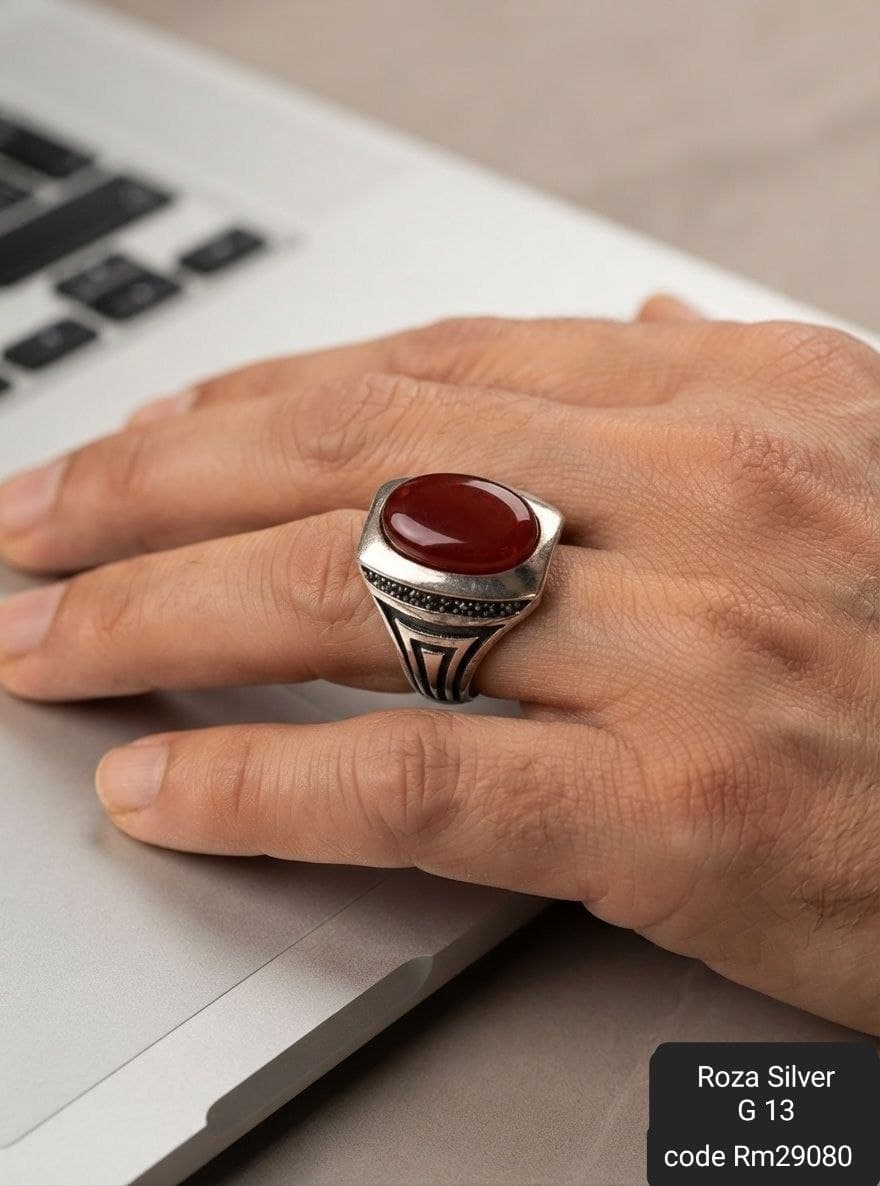 خاتم رجالي فضة عيار 925 بتصميم فاخر وأنيق للرجل العصري