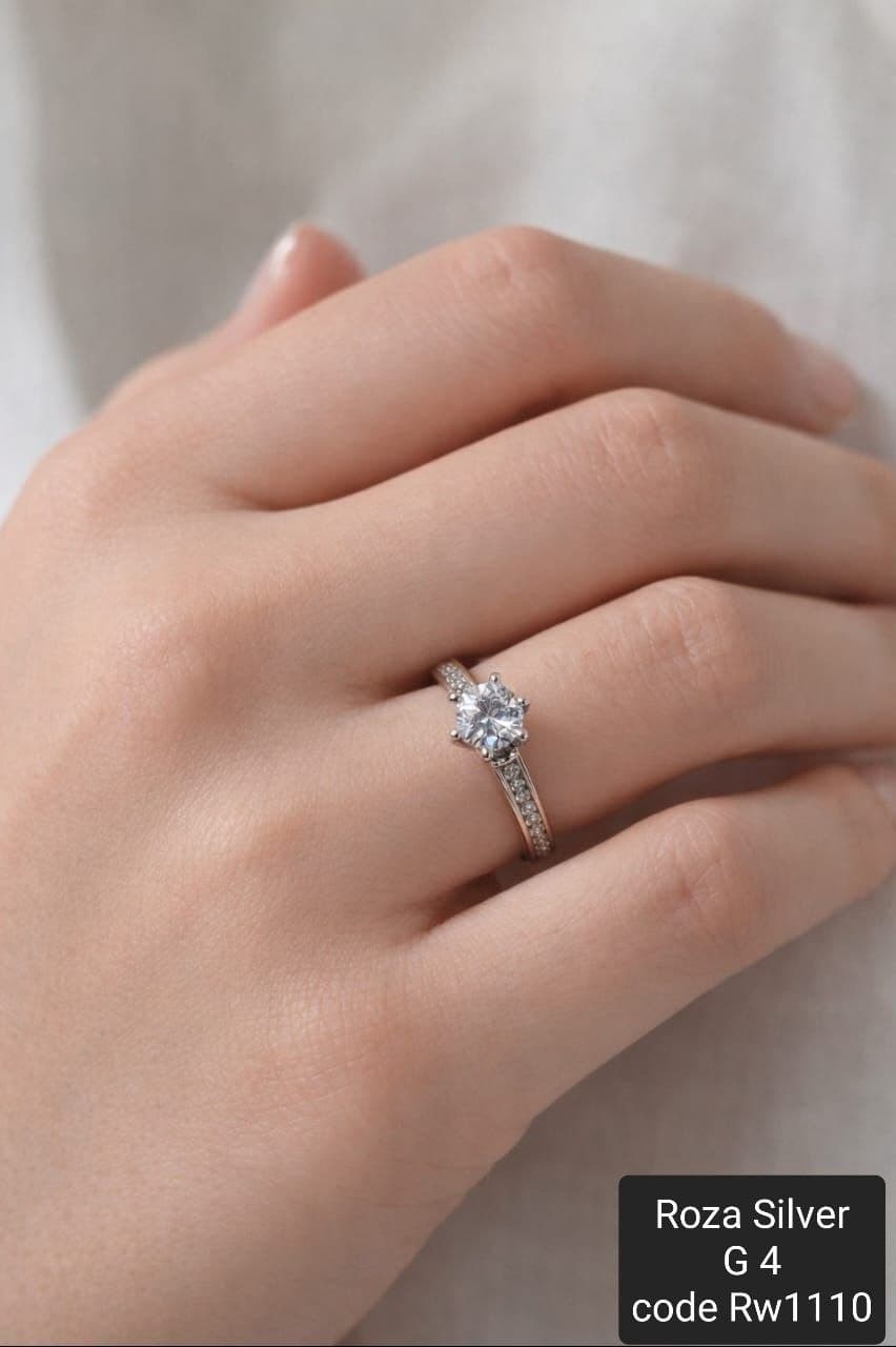 خاتم بناتي فضة عيار 925 بتصميم رقيق أنيق يبرز جمالها الطبيعي